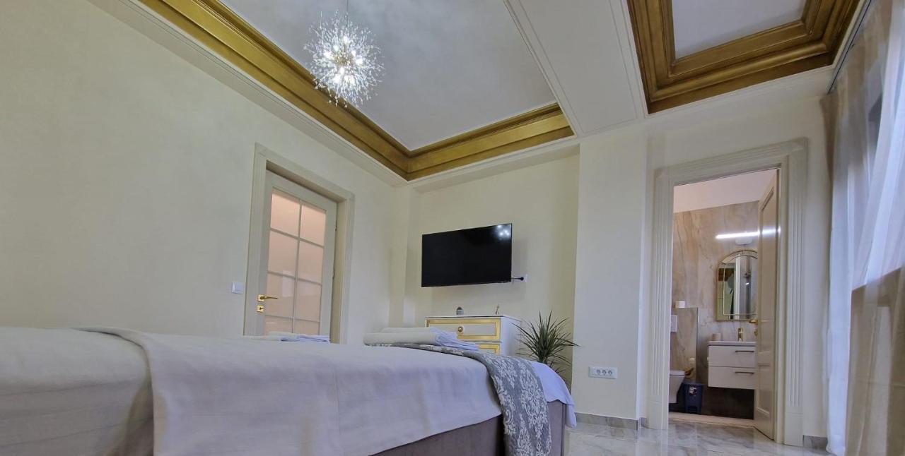 Laroka House Luxury Apartment City Center Universitate Bukarest Exteriör bild